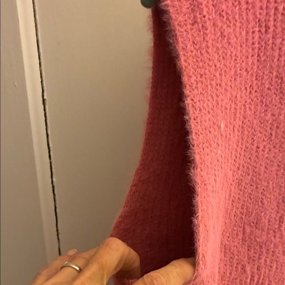 Old Navy Pink Sleeveless Turtleneck Sweater - Picture 3 of 5